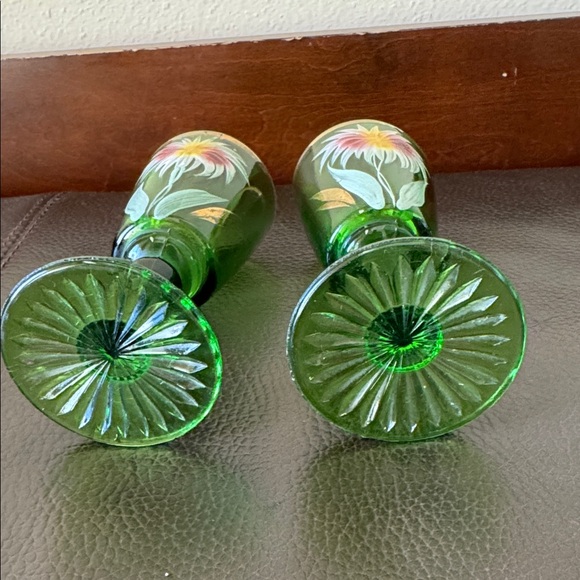 Vtg Slovic Moser Style Hand-Enameled Green Glass Cordial Goblets w/Gold Trim - Picture 5 of 7